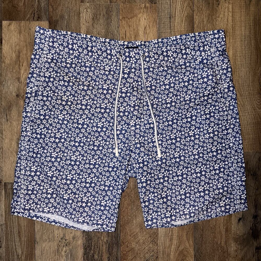 Johnnie-O Navy Blue Floral Print Swim Shorts Size Medium